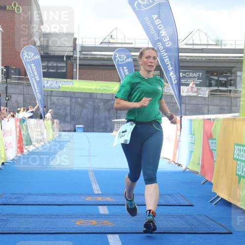 11.08.2024 - GEWOBA Citytriathlon Bremen Lena Gebhardt http://msf.ph/oto/6789654 11.08.2024 11:30:05 Ziel 13 meine-sportfotos.de