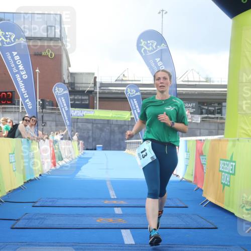 11.08.2024 - GEWOBA Citytriathlon Bremen Lena Gebhardt http://msf.ph/oto/6789657 11.08.2024 11:30:05 Ziel 13 meine-sportfotos.de
