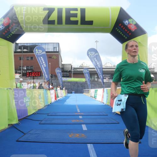 11.08.2024 - GEWOBA Citytriathlon Bremen Lena Gebhardt http://msf.ph/oto/6789664 11.08.2024 11:30:06 Ziel 13 meine-sportfotos.de