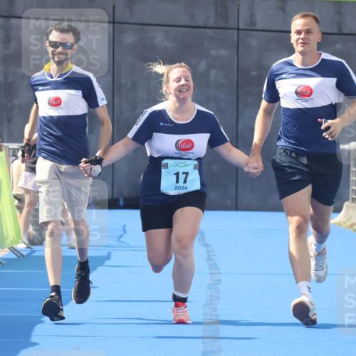 11.08.2024 - GEWOBA Citytriathlon Bremen Lena Gebhardt http://msf.ph/oto/6789676 11.08.2024 11:30:42 Ziel 17 meine-sportfotos.de