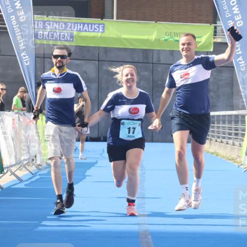 11.08.2024 - GEWOBA Citytriathlon Bremen Lena Gebhardt http://msf.ph/oto/6789686 11.08.2024 11:30:43 Ziel 17 meine-sportfotos.de