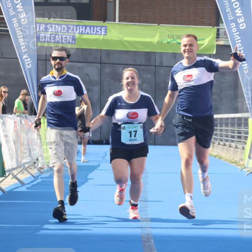 11.08.2024 - GEWOBA Citytriathlon Bremen Lena Gebhardt http://msf.ph/oto/6789688 11.08.2024 11:30:43 Ziel 17 meine-sportfotos.de