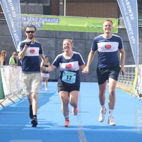 11.08.2024 - GEWOBA Citytriathlon Bremen Lena Gebhardt http://msf.ph/oto/6789690 11.08.2024 11:30:44 Ziel 17 meine-sportfotos.de