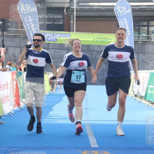 11.08.2024 - GEWOBA Citytriathlon Bremen Lena Gebhardt http://msf.ph/oto/6789696 11.08.2024 11:30:45 Ziel 17 meine-sportfotos.de