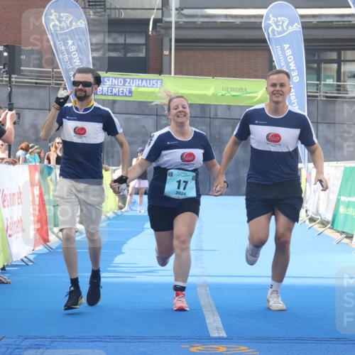 11.08.2024 - GEWOBA Citytriathlon Bremen Lena Gebhardt http://msf.ph/oto/6789698 11.08.2024 11:30:45 Ziel 17 meine-sportfotos.de