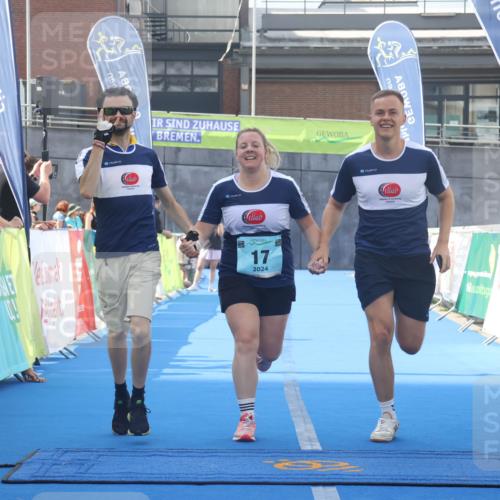 11.08.2024 - GEWOBA Citytriathlon Bremen Lena Gebhardt http://msf.ph/oto/6789700 11.08.2024 11:30:45 Ziel 17 meine-sportfotos.de
