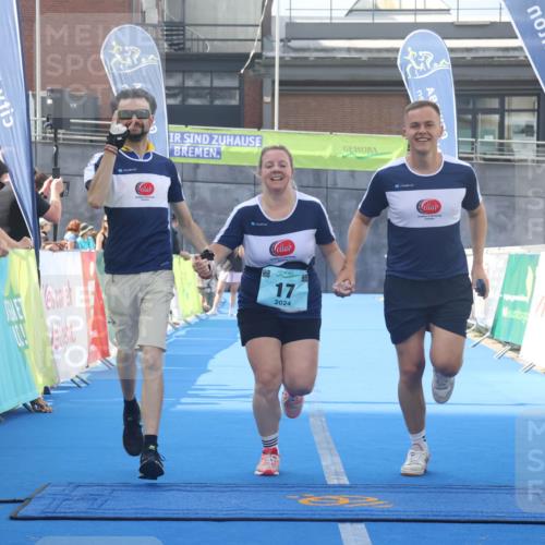 11.08.2024 - GEWOBA Citytriathlon Bremen Lena Gebhardt http://msf.ph/oto/6789702 11.08.2024 11:30:45 Ziel 17 meine-sportfotos.de