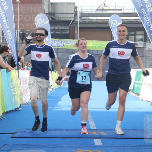11.08.2024 - GEWOBA Citytriathlon Bremen Lena Gebhardt http://msf.ph/oto/6789703 11.08.2024 11:30:45 Ziel 17 meine-sportfotos.de