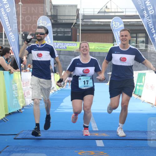 11.08.2024 - GEWOBA Citytriathlon Bremen Lena Gebhardt http://msf.ph/oto/6789704 11.08.2024 11:30:45 Ziel 17 meine-sportfotos.de