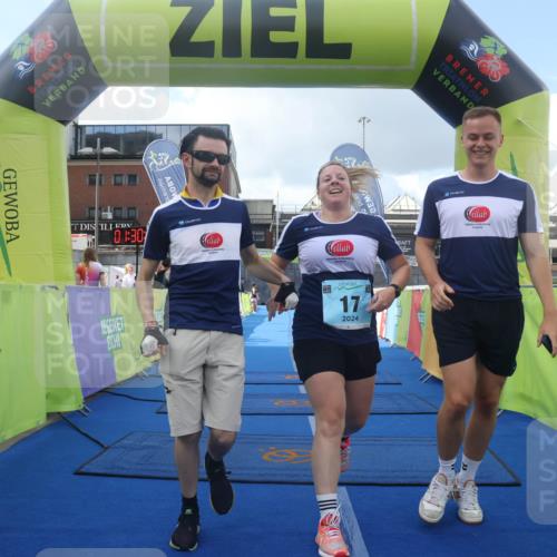 11.08.2024 - GEWOBA Citytriathlon Bremen Lena Gebhardt http://msf.ph/oto/6789717 11.08.2024 11:30:47 Ziel 17 meine-sportfotos.de