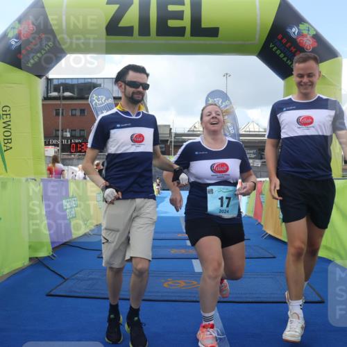 11.08.2024 - GEWOBA Citytriathlon Bremen Lena Gebhardt http://msf.ph/oto/6789718 11.08.2024 11:30:47 Ziel 17 meine-sportfotos.de