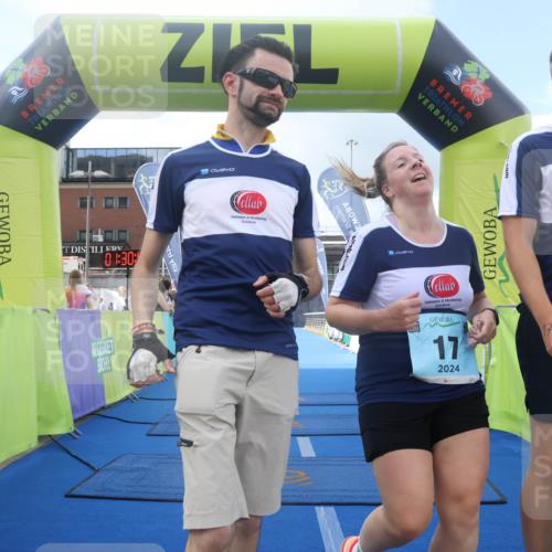 11.08.2024 - GEWOBA Citytriathlon Bremen Lena Gebhardt http://msf.ph/oto/6789721 11.08.2024 11:30:48 Ziel 17 meine-sportfotos.de