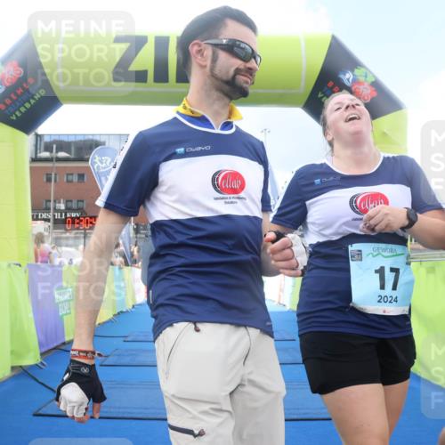 11.08.2024 - GEWOBA Citytriathlon Bremen Lena Gebhardt http://msf.ph/oto/6789723 11.08.2024 11:30:48 Ziel 17 meine-sportfotos.de