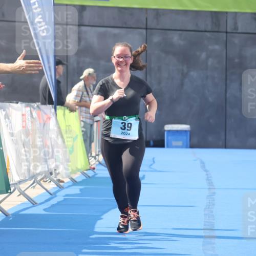 11.08.2024 - GEWOBA Citytriathlon Bremen Lena Gebhardt http://msf.ph/oto/6789725 11.08.2024 11:31:08 Ziel 39 meine-sportfotos.de