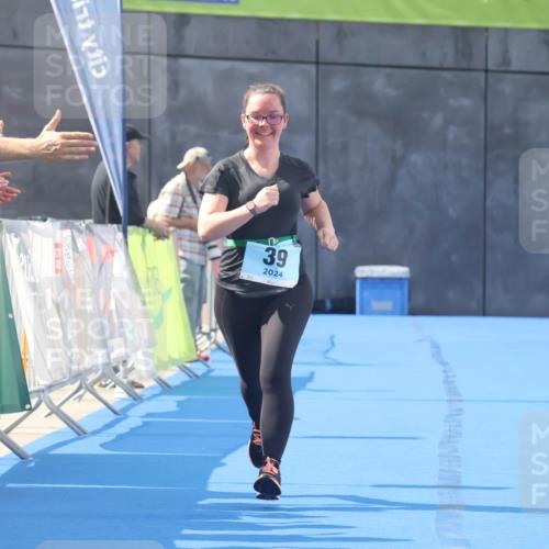 11.08.2024 - GEWOBA Citytriathlon Bremen Lena Gebhardt http://msf.ph/oto/6789727 11.08.2024 11:31:08 Ziel 39 meine-sportfotos.de