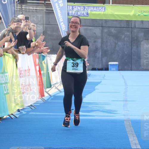 11.08.2024 - GEWOBA Citytriathlon Bremen Lena Gebhardt http://msf.ph/oto/6789735 11.08.2024 11:31:09 Ziel 39 meine-sportfotos.de