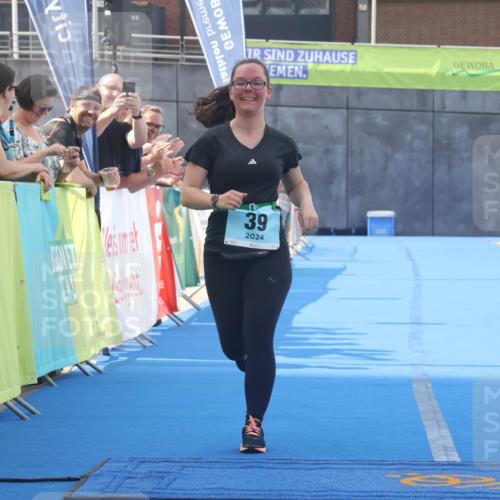 11.08.2024 - GEWOBA Citytriathlon Bremen Lena Gebhardt http://msf.ph/oto/6789740 11.08.2024 11:31:10 Ziel 39 meine-sportfotos.de