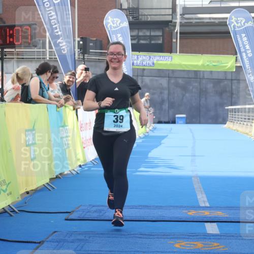 11.08.2024 - GEWOBA Citytriathlon Bremen Lena Gebhardt http://msf.ph/oto/6789743 11.08.2024 11:31:10 Ziel 39 meine-sportfotos.de
