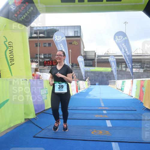 11.08.2024 - GEWOBA Citytriathlon Bremen Lena Gebhardt http://msf.ph/oto/6789750 11.08.2024 11:31:11 Ziel 39 meine-sportfotos.de