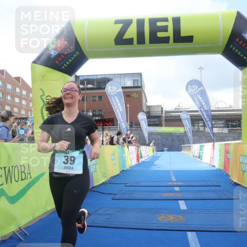 11.08.2024 - GEWOBA Citytriathlon Bremen Lena Gebhardt http://msf.ph/oto/6789753 11.08.2024 11:31:12 Ziel 39 meine-sportfotos.de