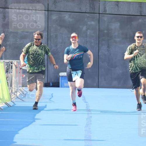 11.08.2024 - GEWOBA Citytriathlon Bremen Lena Gebhardt http://msf.ph/oto/6789755 11.08.2024 11:31:45 Ziel 75 meine-sportfotos.de