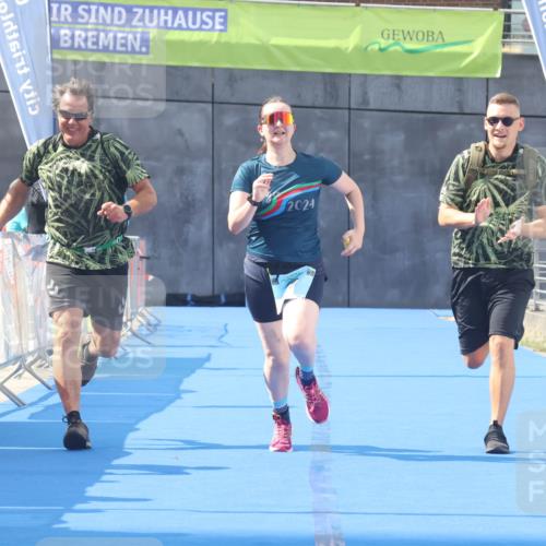 11.08.2024 - GEWOBA Citytriathlon Bremen Lena Gebhardt http://msf.ph/oto/6789777 11.08.2024 11:31:48 Ziel 75 meine-sportfotos.de