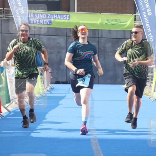 11.08.2024 - GEWOBA Citytriathlon Bremen Lena Gebhardt http://msf.ph/oto/6789783 11.08.2024 11:31:49 Ziel 75 meine-sportfotos.de