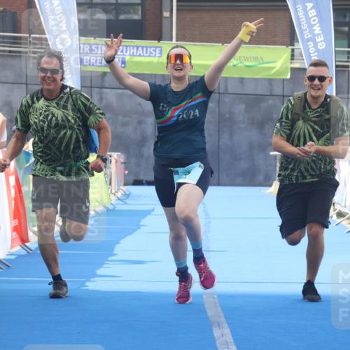 11.08.2024 - GEWOBA Citytriathlon Bremen Lena Gebhardt http://msf.ph/oto/6789785 11.08.2024 11:31:49 Ziel 75 meine-sportfotos.de