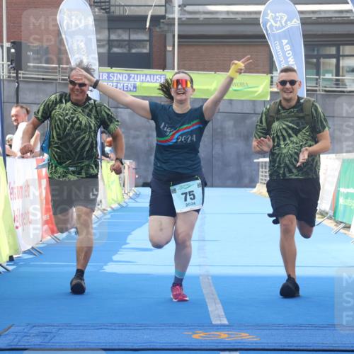 11.08.2024 - GEWOBA Citytriathlon Bremen Lena Gebhardt http://msf.ph/oto/6789786 11.08.2024 11:31:50 Ziel 75 meine-sportfotos.de