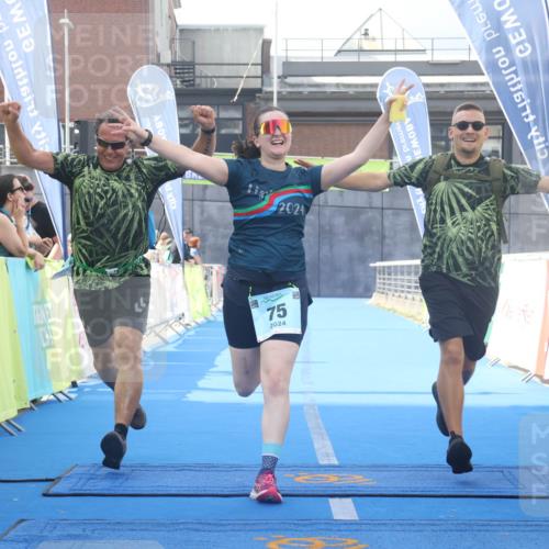 11.08.2024 - GEWOBA Citytriathlon Bremen Lena Gebhardt http://msf.ph/oto/6789792 11.08.2024 11:31:50 Ziel 75 meine-sportfotos.de