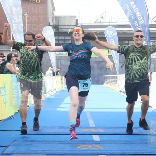 11.08.2024 - GEWOBA Citytriathlon Bremen Lena Gebhardt http://msf.ph/oto/6789793 11.08.2024 11:31:51 Ziel 75 meine-sportfotos.de