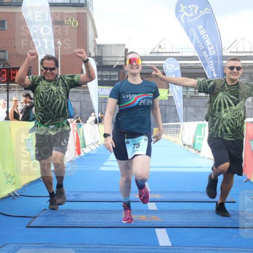11.08.2024 - GEWOBA Citytriathlon Bremen Lena Gebhardt http://msf.ph/oto/6789795 11.08.2024 11:31:51 Ziel 75 meine-sportfotos.de