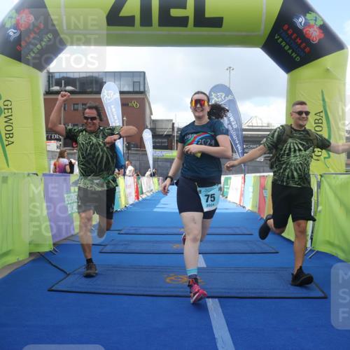11.08.2024 - GEWOBA Citytriathlon Bremen Lena Gebhardt http://msf.ph/oto/6789798 11.08.2024 11:31:51 Ziel 75 meine-sportfotos.de
