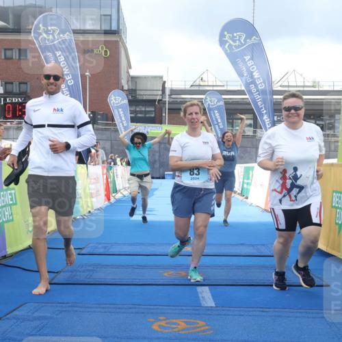 11.08.2024 - GEWOBA Citytriathlon Bremen Lena Gebhardt http://msf.ph/oto/6789839 11.08.2024 11:32:35 Ziel 53, 83 meine-sportfotos.de