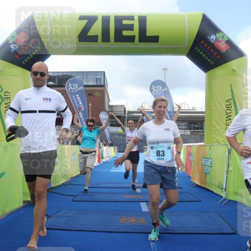 11.08.2024 - GEWOBA Citytriathlon Bremen Lena Gebhardt http://msf.ph/oto/6789850 11.08.2024 11:32:36 Ziel 53, 83 meine-sportfotos.de