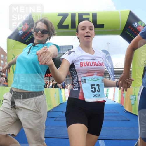 11.08.2024 - GEWOBA Citytriathlon Bremen Lena Gebhardt http://msf.ph/oto/6789864 11.08.2024 11:32:37 Ziel 53, 83 meine-sportfotos.de