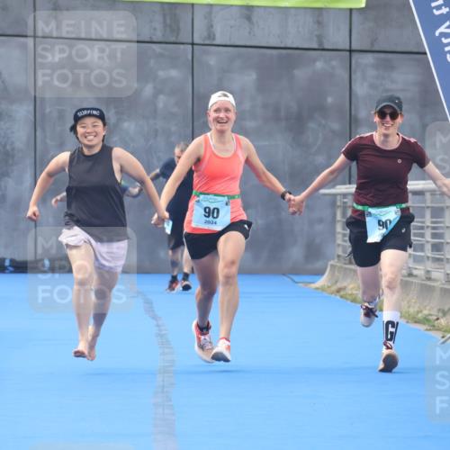 11.08.2024 - GEWOBA Citytriathlon Bremen Lena Gebhardt http://msf.ph/oto/6789865 11.08.2024 11:34:25 Ziel 90 meine-sportfotos.de