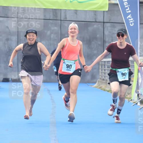 11.08.2024 - GEWOBA Citytriathlon Bremen Lena Gebhardt http://msf.ph/oto/6789875 11.08.2024 11:34:26 Ziel 90, 108 meine-sportfotos.de