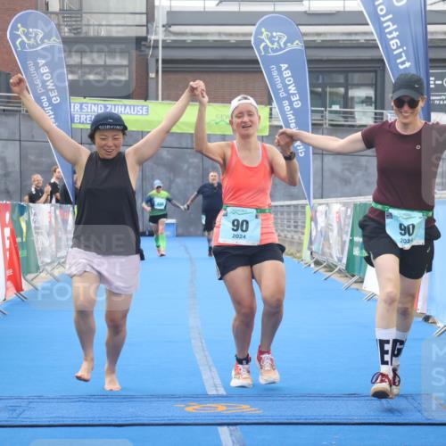 11.08.2024 - GEWOBA Citytriathlon Bremen Lena Gebhardt http://msf.ph/oto/6789898 11.08.2024 11:34:29 Ziel 90, 108 meine-sportfotos.de