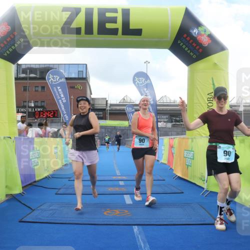 11.08.2024 - GEWOBA Citytriathlon Bremen Lena Gebhardt http://msf.ph/oto/6789911 11.08.2024 11:34:31 Ziel 90, 108 meine-sportfotos.de