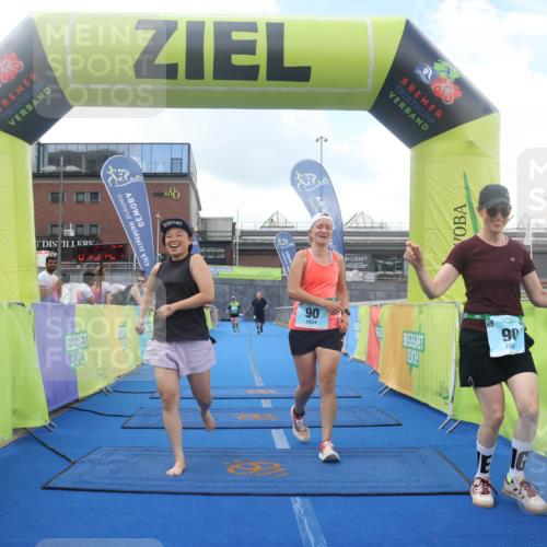 11.08.2024 - GEWOBA Citytriathlon Bremen Lena Gebhardt http://msf.ph/oto/6789913 11.08.2024 11:34:31 Ziel 90, 108 meine-sportfotos.de