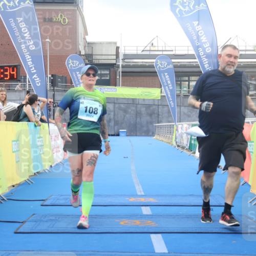 11.08.2024 - GEWOBA Citytriathlon Bremen Lena Gebhardt http://msf.ph/oto/6789937 11.08.2024 11:34:37 Ziel 90, 108 meine-sportfotos.de