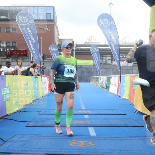 11.08.2024 - GEWOBA Citytriathlon Bremen Lena Gebhardt http://msf.ph/oto/6789942 11.08.2024 11:34:38 Ziel 108 meine-sportfotos.de
