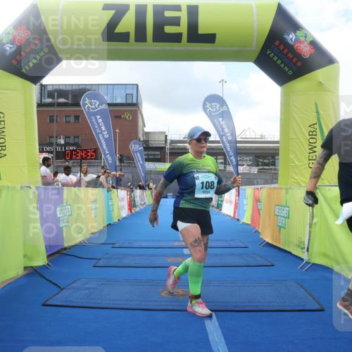 11.08.2024 - GEWOBA Citytriathlon Bremen Lena Gebhardt http://msf.ph/oto/6789946 11.08.2024 11:34:38 Ziel 108 meine-sportfotos.de