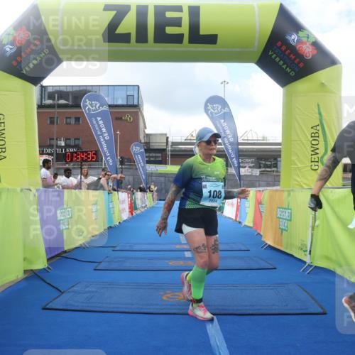 11.08.2024 - GEWOBA Citytriathlon Bremen Lena Gebhardt http://msf.ph/oto/6789947 11.08.2024 11:34:38 Ziel 108 meine-sportfotos.de
