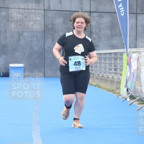 11.08.2024 - GEWOBA Citytriathlon Bremen Lena Gebhardt http://msf.ph/oto/6789959 11.08.2024 11:37:16 Ziel 48 meine-sportfotos.de