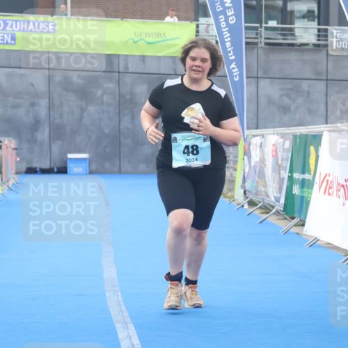 11.08.2024 - GEWOBA Citytriathlon Bremen Lena Gebhardt http://msf.ph/oto/6789969 11.08.2024 11:37:18 Ziel 48 meine-sportfotos.de