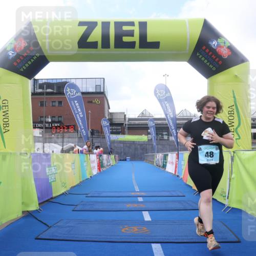 11.08.2024 - GEWOBA Citytriathlon Bremen Lena Gebhardt http://msf.ph/oto/6789979 11.08.2024 11:37:21 Ziel 48 meine-sportfotos.de