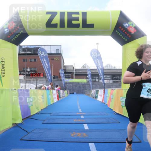 11.08.2024 - GEWOBA Citytriathlon Bremen Lena Gebhardt http://msf.ph/oto/6789983 11.08.2024 11:37:21 Ziel 48 meine-sportfotos.de