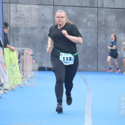 11.08.2024 - GEWOBA Citytriathlon Bremen Lena Gebhardt http://msf.ph/oto/6789991 11.08.2024 11:39:00 Ziel 113 meine-sportfotos.de